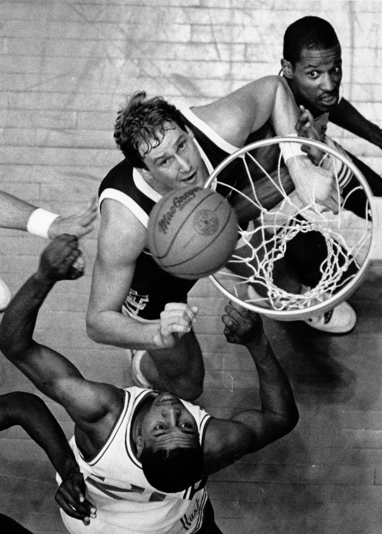 1987: Nebraska 81, Washington 76